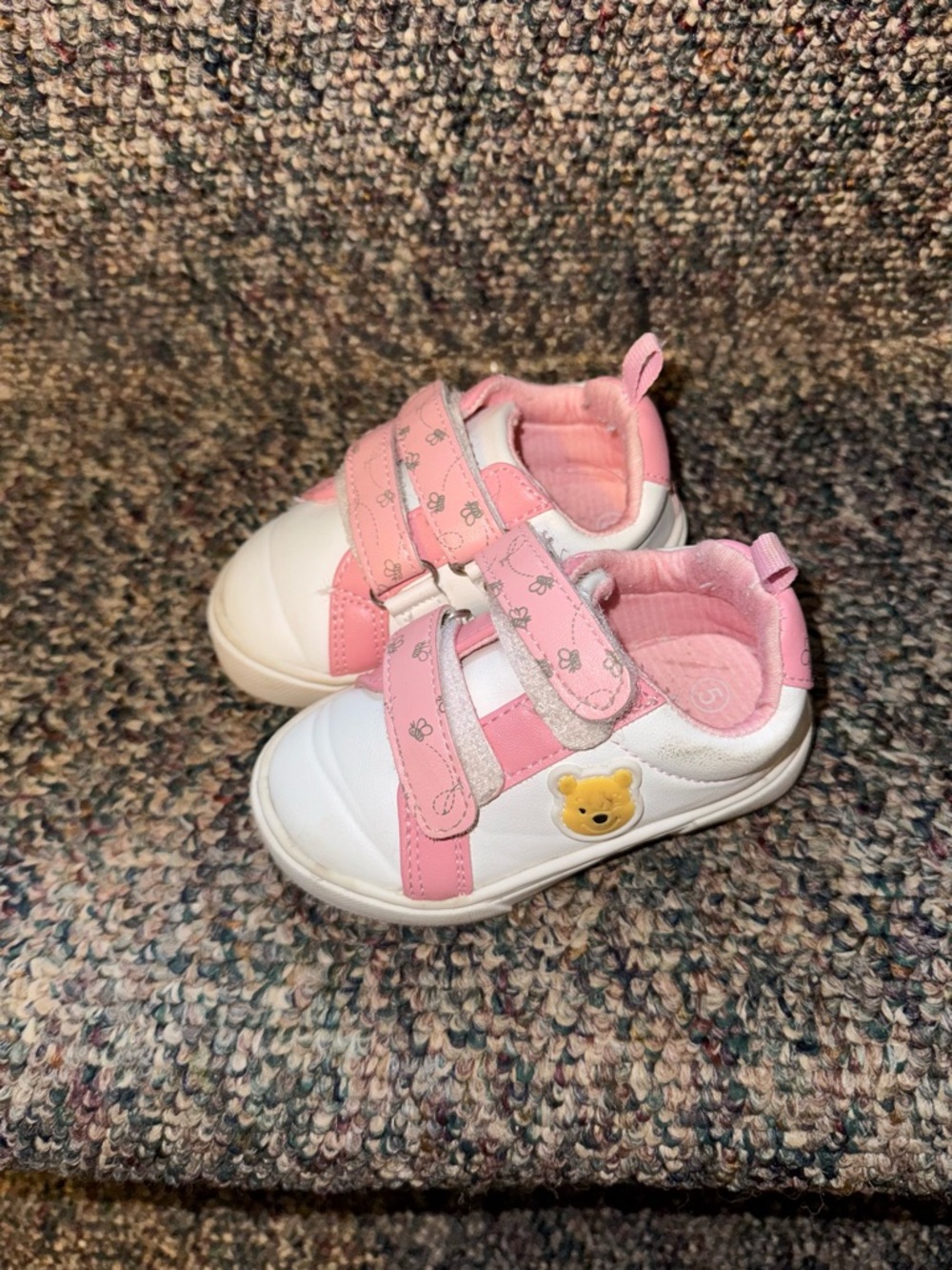 Adorable Winnie the Pooh Toddler Shoes- size 5